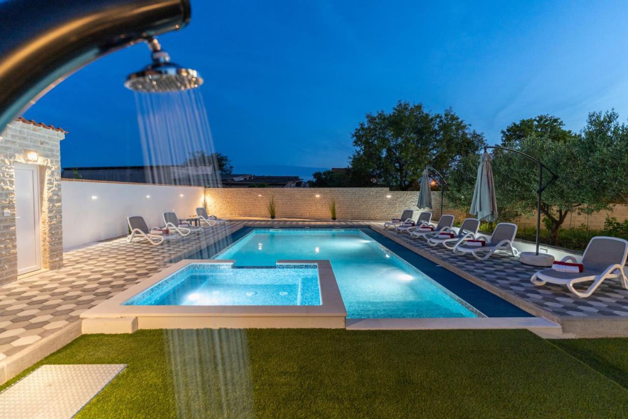 Miruna S Bazenom Appartement Donje Rastane